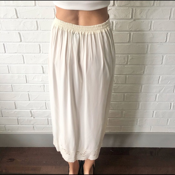 Embroidered ivory high waist rayon maxi wrap skirt - Picture 2 of 13